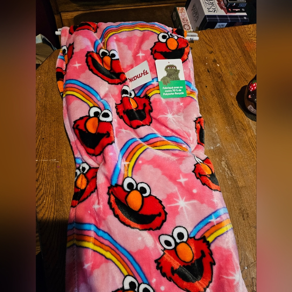 Sesame Street Elmo Throw